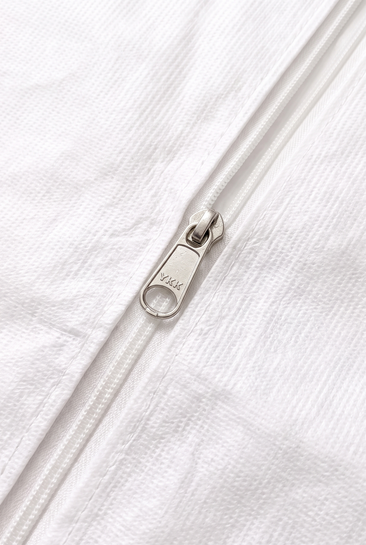 GD-REG1 TYVEK GARMENT COVER (20-PACK)