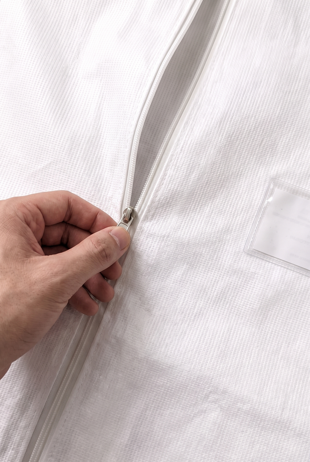 GD-LAR3 TYVEK GARMENT COVER (20-PACK)